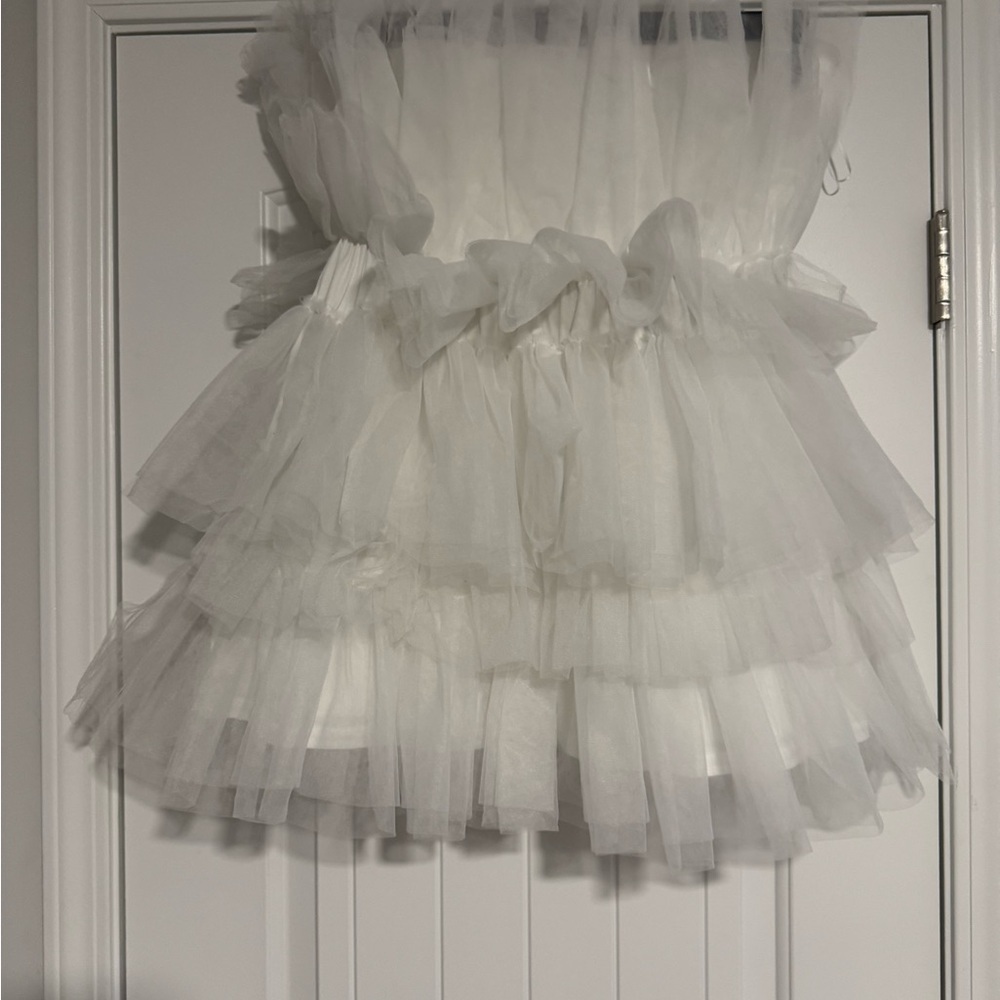 Elegant White Tulle Skirt